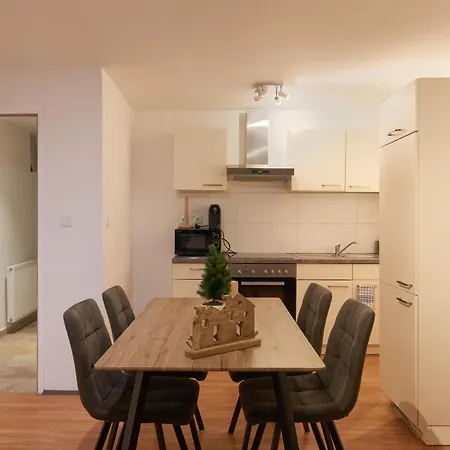 Spacious Apartment Near Schoenbrunn Castle Wenen Buitenkant foto