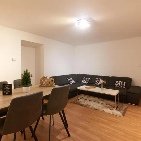 Spacious Apartment Near Schoenbrunn Castle Wenen Buitenkant foto